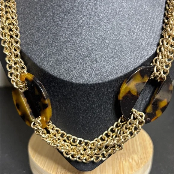 Elegant Gold Tone Statement and Tortoiseshell Necklace - Picture 2 of 8
